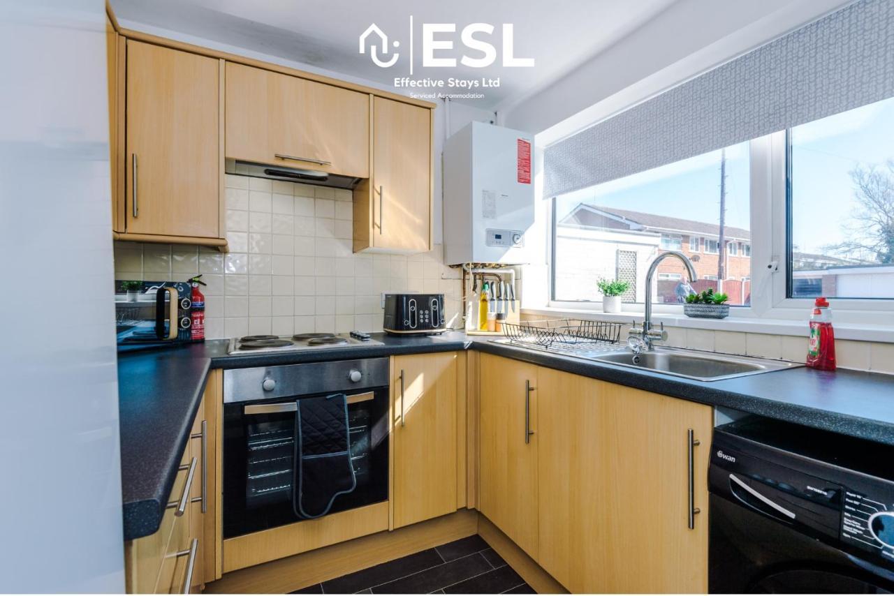 3 Bedroom House With Garden And Driveway Parking - Less Than 10 Mins From Chester City Centre מראה חיצוני תמונה