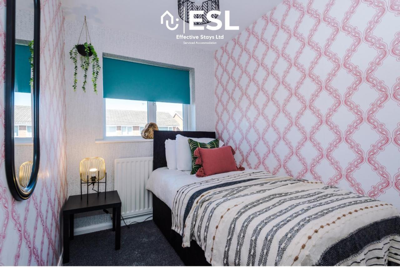3 Bedroom House With Garden And Driveway Parking - Less Than 10 Mins From Chester City Centre מראה חיצוני תמונה